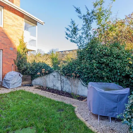 Ferienhaus Guestready - Tranquil Retreat In Chapelizod *